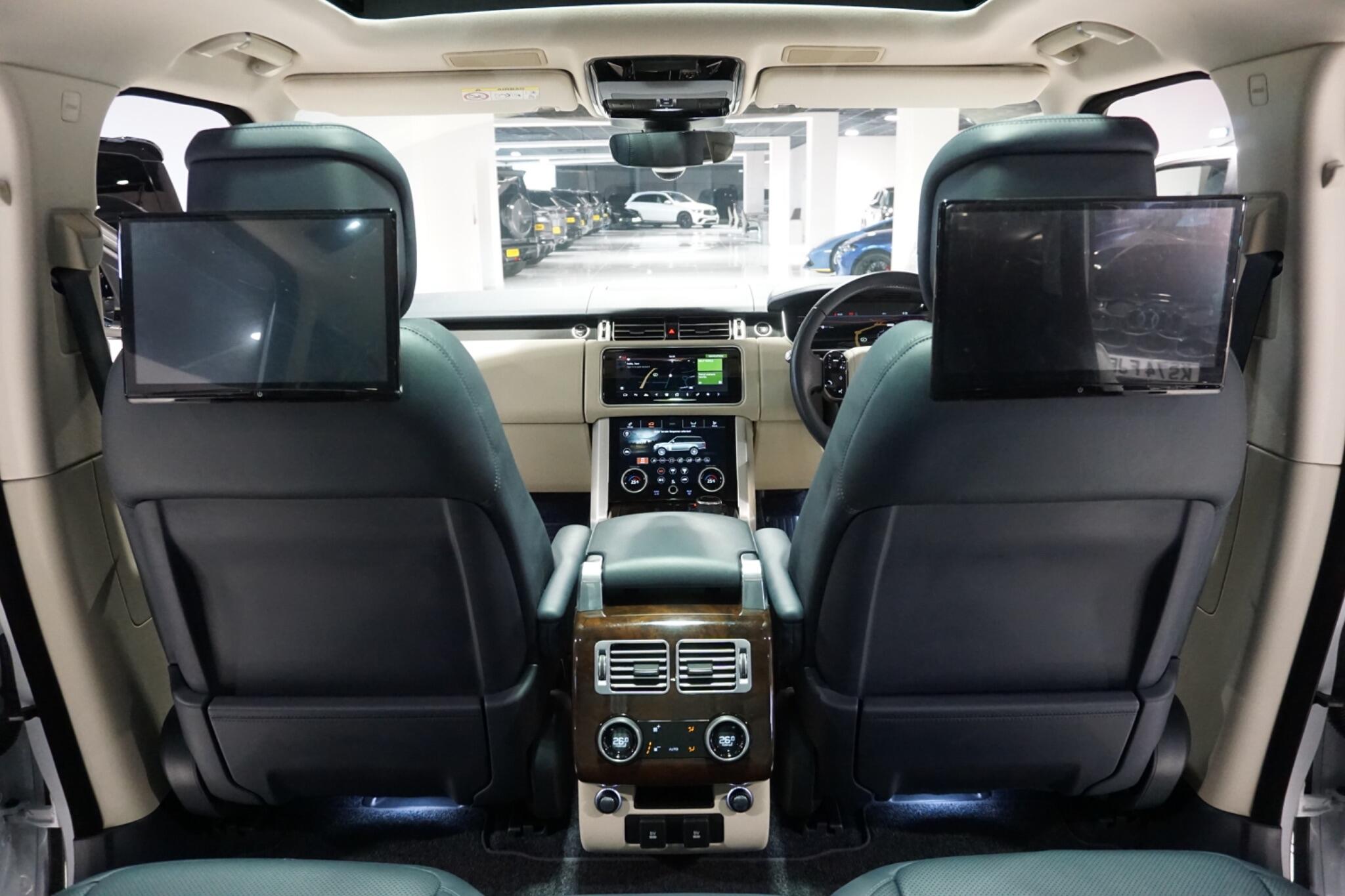 Land Rover Range Rover 2.0 P400e 13.1kWh Vogue SUV 5dr Petrol Plug-in Hybrid Auto 4WD Euro 6 (s/s) (404 ps)